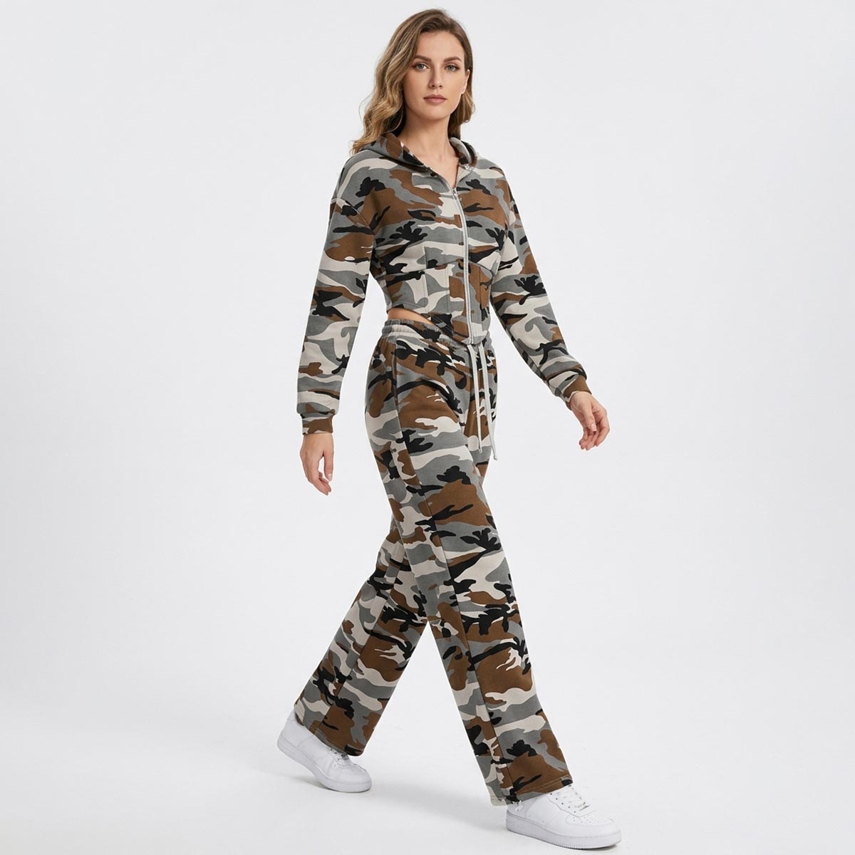 Wholesale of Outdoor tracksuit from Clothing Factory CN